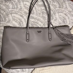 Grey VS tote